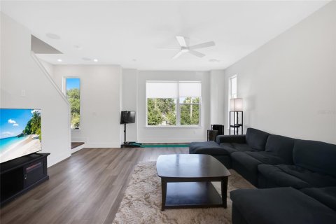 Touwnhouse à louer à Tampa, Floride: 3 chambres, 214.98 m2 № 2166752 - photo 10