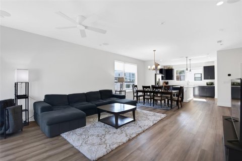 Touwnhouse à louer à Tampa, Floride: 3 chambres, 214.98 m2 № 2166752 - photo 11