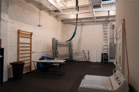 Commercial property in Miami, Florida № 1979921 - photo 23