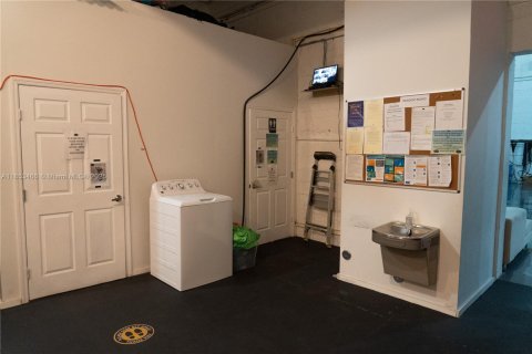 Commercial property in Miami, Florida № 1979921 - photo 25