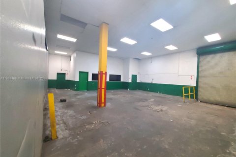 Commercial property in Miami, Florida № 1979921 - photo 30