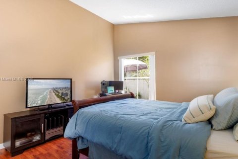 House in Pembroke Pines, Florida 3 bedrooms, 130.34 sq.m. № 1890061 - photo 8