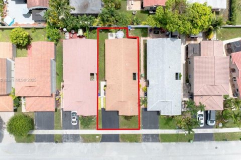 Casa en venta en Pembroke Pines, Florida, 3 dormitorios, 130.34 m2 № 1890061 - foto 29