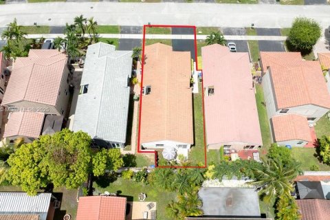 Casa en venta en Pembroke Pines, Florida, 3 dormitorios, 130.34 m2 № 1890061 - foto 30