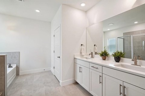 House in Weeki Wachee, Florida 4 bedrooms, 189.99 sq.m. № 2116529 - photo 6