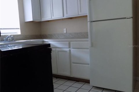 Touwnhouse à louer à Winter Haven, Floride: 2 chambres, 86.96 m2 № 2428971 - photo 6