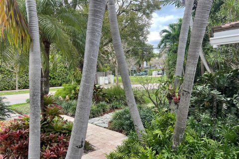 Купить виллу или дом в Ки-Бискейн, Флорида 3 спальни, 196.3м2, № 2052295 - фото 2