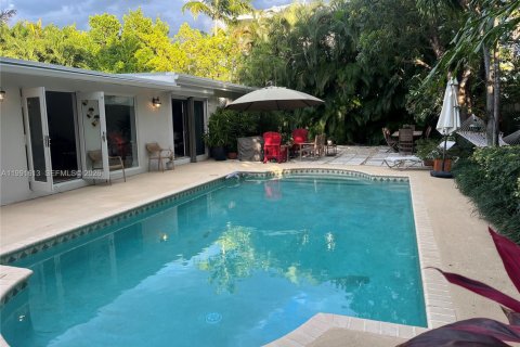 Купить виллу или дом в Ки-Бискейн, Флорида 3 спальни, 196.3м2, № 2052295 - фото 27