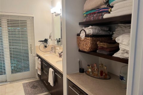 Купить виллу или дом в Ки-Бискейн, Флорида 3 спальни, 196.3м2, № 2052295 - фото 16