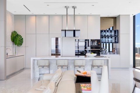 Condo in Sunny Isles Beach, Florida, 3 bedrooms  № 1865453 - photo 14