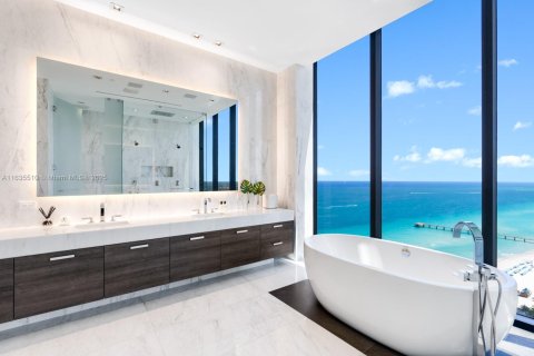 Condo in Sunny Isles Beach, Florida, 3 bedrooms  № 1865453 - photo 30