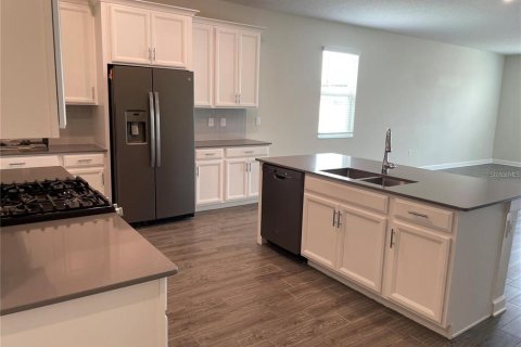 Villa ou maison à louer à Davenport, Floride: 5 chambres, 273.32 m2 № 2420120 - photo 3