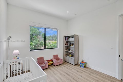 Casa en venta en Miami, Florida, 5 dormitorios, 263.56 m2 № 1806445 - foto 28