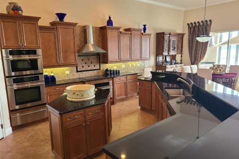 Casa en alquiler en Orlando, Florida, 5 dormitorios, 399.48 m2 № 2195990 - foto 4