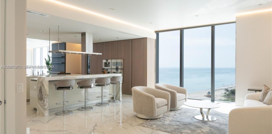 Condo à Sunny Isles Beach, Floride, 4 chambres  № 2293127