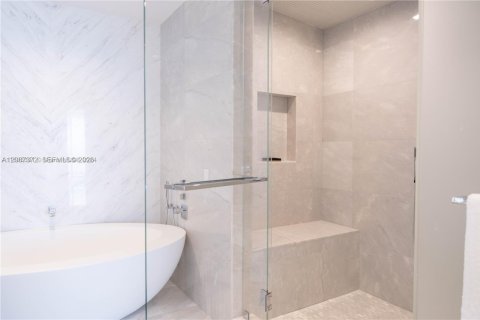 Copropriété à louer à Sunny Isles Beach, Floride: 4 chambres, 302.12 m2 № 2293127 - photo 13