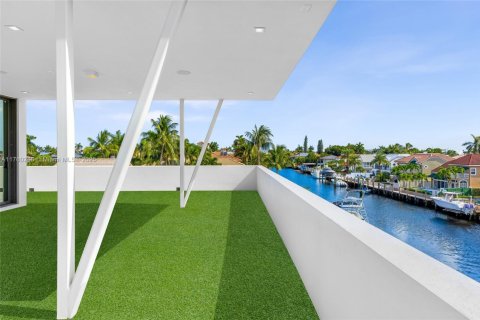 House in Fort Lauderdale, Florida 6 bedrooms, 419.08 sq.m. № 1728130 - photo 14