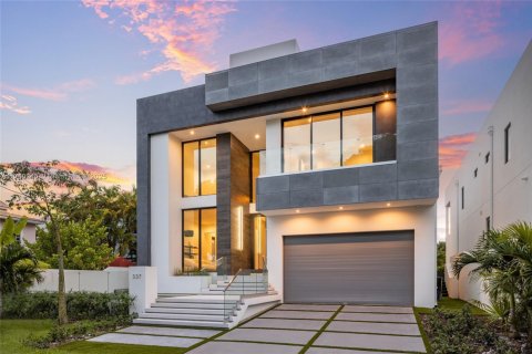 House in Fort Lauderdale, Florida 6 bedrooms, 419.08 sq.m. № 1728130 - photo 5