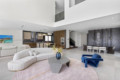 House in Fort Lauderdale, Florida 6 bedrooms, 419.08 sq.m. № 1728130 - photo 6
