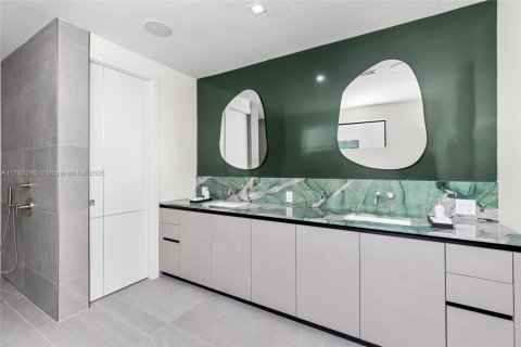 House in Fort Lauderdale, Florida 6 bedrooms, 419.08 sq.m. № 1728130 - photo 19