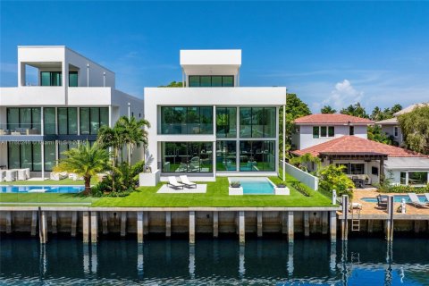 House in Fort Lauderdale, Florida 6 bedrooms, 419.08 sq.m. № 1728130 - photo 28