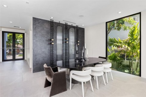 House in Fort Lauderdale, Florida 6 bedrooms, 419.08 sq.m. № 1728130 - photo 9