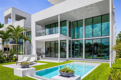 House in Fort Lauderdale, Florida 6 bedrooms, 419.08 sq.m. № 1728130 - photo 24