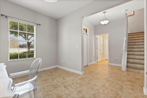 House in Winter Garden, Florida 5 bedrooms, 220.09 sq.m. № 1909950 - photo 5