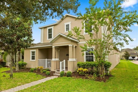 House in Winter Garden, Florida 5 bedrooms, 220.09 sq.m. № 1909950 - photo 1