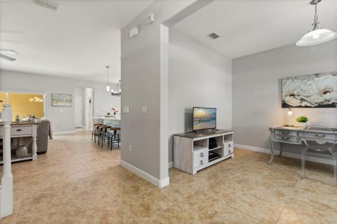 House in Winter Garden, Florida 5 bedrooms, 220.09 sq.m. № 1909950 - photo 3