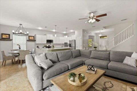 House in Winter Garden, Florida 5 bedrooms, 220.09 sq.m. № 1909950 - photo 9