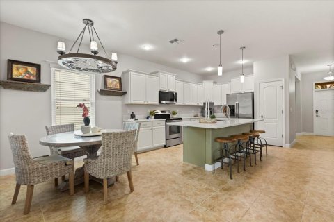 House in Winter Garden, Florida 5 bedrooms, 220.09 sq.m. № 1909950 - photo 7