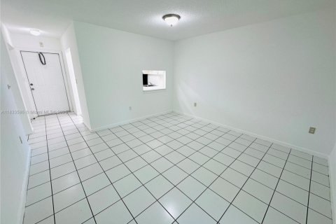 Condo in Miami Gardens, Florida, 1 bedroom  № 1811445 - photo 7