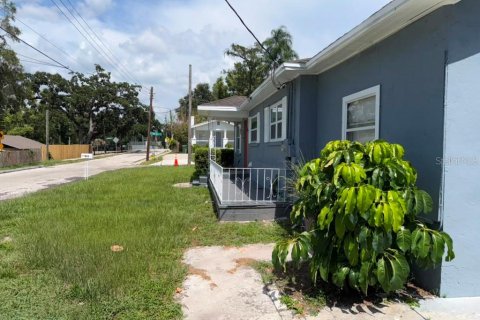 House in Tampa, Florida 3 bedrooms, 120.77 sq.m. № 2219644 - photo 17