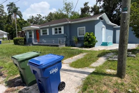 House in Tampa, Florida 3 bedrooms, 120.77 sq.m. № 2219644 - photo 7