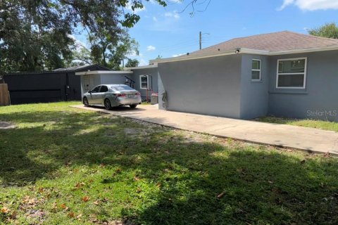 House in Tampa, Florida 3 bedrooms, 120.77 sq.m. № 2219644 - photo 19
