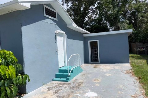 House in Tampa, Florida 3 bedrooms, 120.77 sq.m. № 2219644 - photo 12