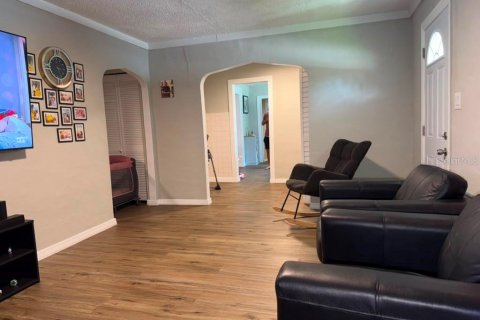 House in Tampa, Florida 3 bedrooms, 120.77 sq.m. № 2219644 - photo 27