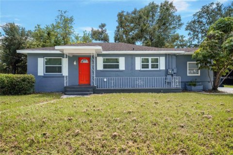 House in Tampa, Florida 3 bedrooms, 120.77 sq.m. № 2219644