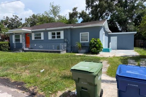 House in Tampa, Florida 3 bedrooms, 120.77 sq.m. № 2219644 - photo 9