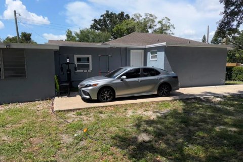 House in Tampa, Florida 3 bedrooms, 120.77 sq.m. № 2219644 - photo 15