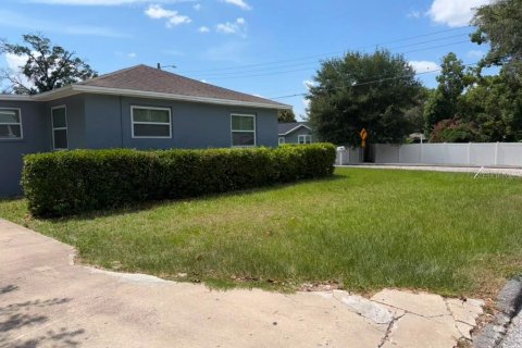 House in Tampa, Florida 3 bedrooms, 120.77 sq.m. № 2219644 - photo 6