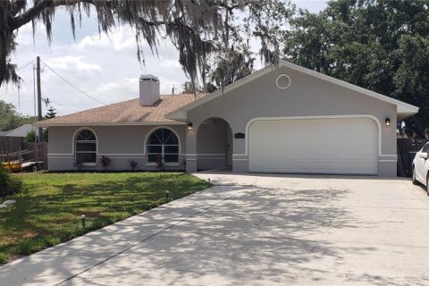 House in Lakeland, Florida 3 bedrooms, 134.15 sq.m. № 1650279 - photo 1
