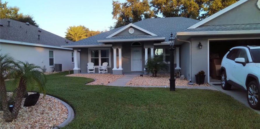 Villa ou maison à Leesburg, Floride 3 chambres, 153.85 m2 № 2420475