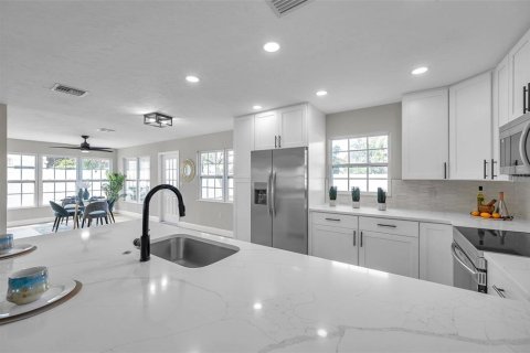Villa ou maison à vendre à Sarasota, Floride: 3 chambres, 125.98 m2 № 1773422 - photo 17