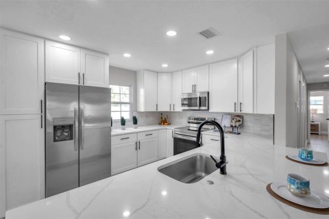 Villa ou maison à vendre à Sarasota, Floride: 3 chambres, 125.98 m2 № 1773422 - photo 12