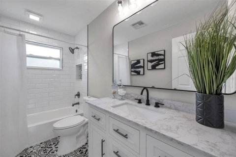 Villa ou maison à vendre à Sarasota, Floride: 3 chambres, 125.98 m2 № 1773422 - photo 25
