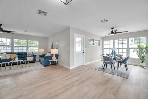 Villa ou maison à vendre à Sarasota, Floride: 3 chambres, 125.98 m2 № 1773422 - photo 6