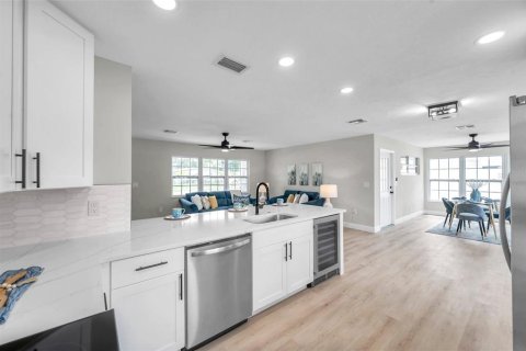 Villa ou maison à vendre à Sarasota, Floride: 3 chambres, 125.98 m2 № 1773422 - photo 15