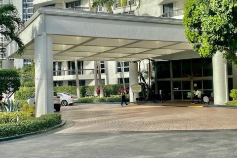 Купить кондоминиум в Авентура, Флорида 1 комната, 159.23м2, № 1957494 - фото 17